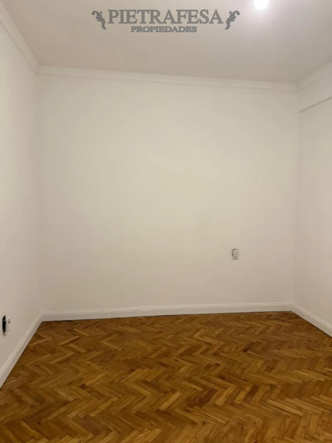 Casa ID.15914 - Casa en alquiler, 1 dormitorio, 1 baño, patio. Parque Batlle.