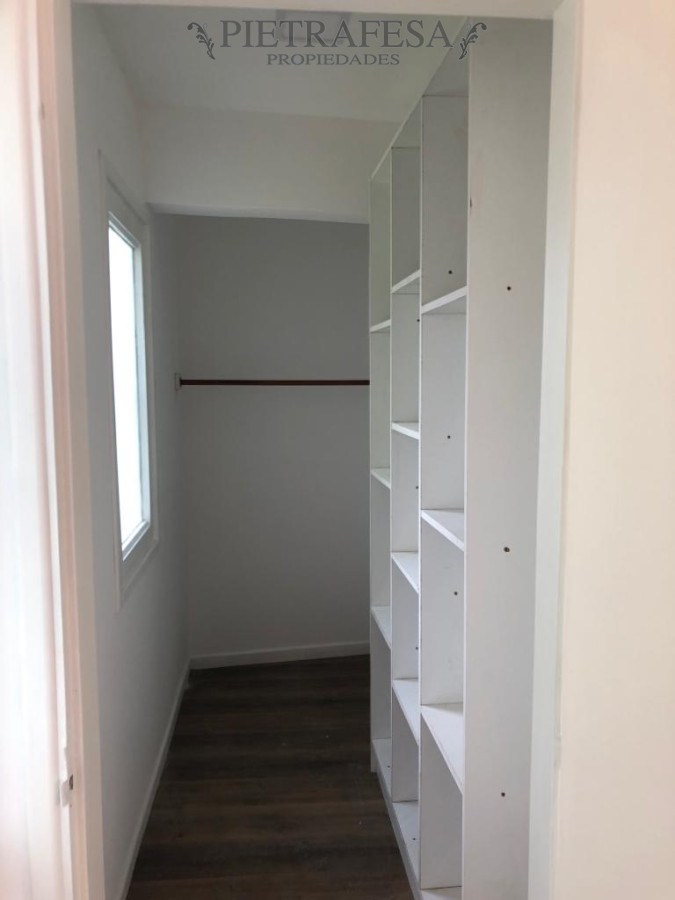 Casa ID.8297 - Casa en alquiler, 1 dormitorio, 1 baño, doble patio, Príamo, Punta Gorda.