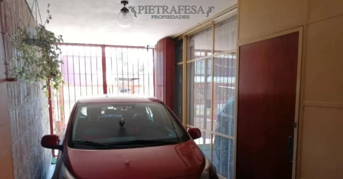 Casa ID.8809 - Casa en venta, 4 dormitorios, 3 baños, patio, barbacoa, garaje, Ramón y Cajal, La Blanqueada.