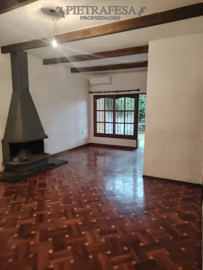 Casa ID.14080 - Casa en alquiler, 3 dormitorios, 2 baños, patio con parrillero, garaje. Carrasco.