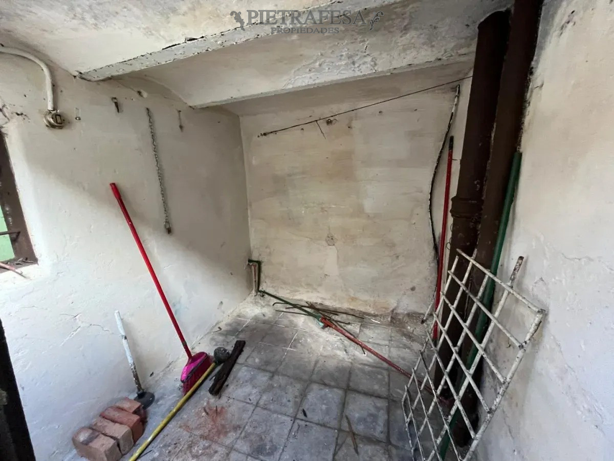 Casa ID.15257 - Casa en venta, 3 dormitorios, 2 baños, altillo, azotea. Aguada.
