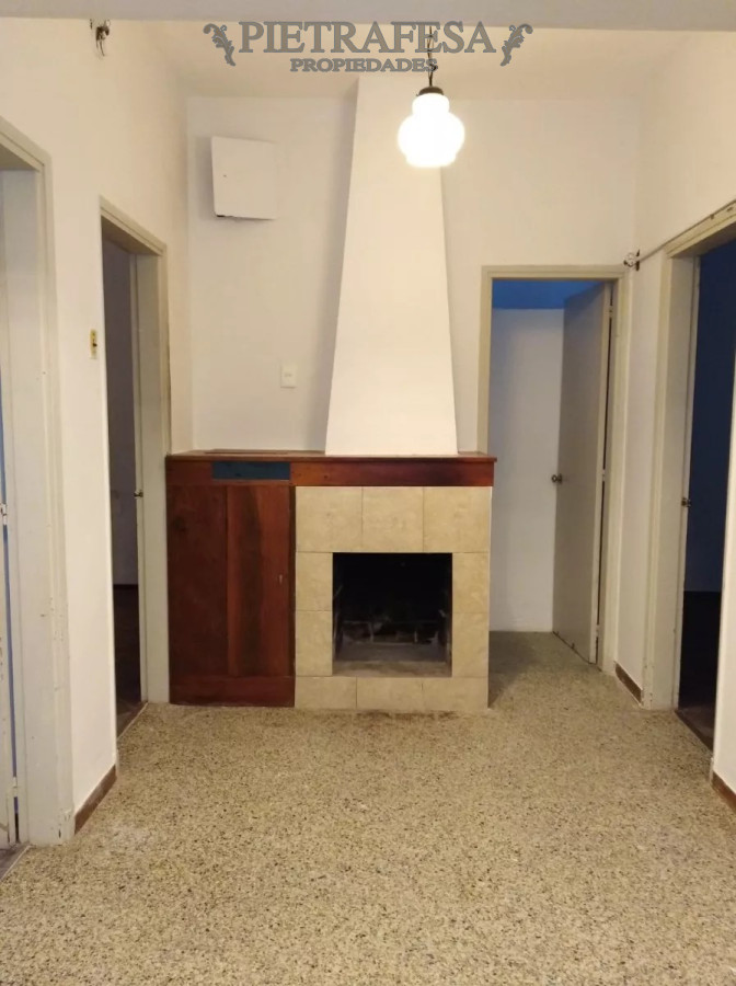 Casa ID.11069 - Casa en venta con renta 3 dormitorios, 2 baños,gje-Colón