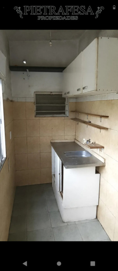 Casa ID.15076 - Casa en alquiler, 1 dormitorio, 1 baño, patio con parrillero, cochera. Solymar.