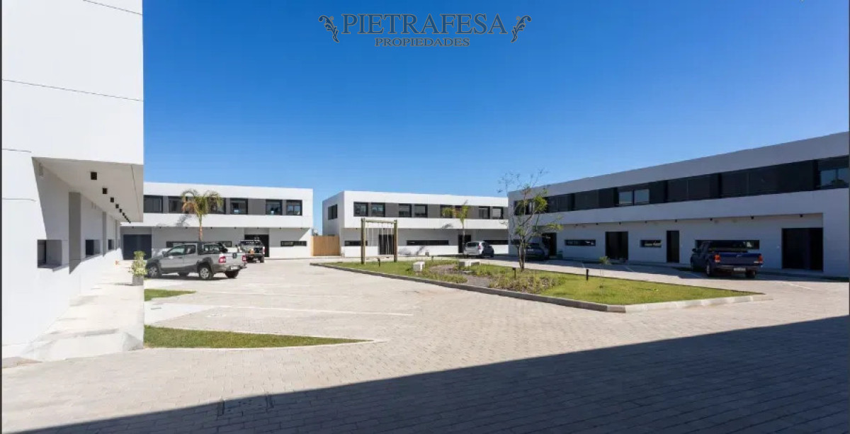 Casa ID.16424 - Casa en venta - 2 dormitorios - 1 baño - Cochera 
