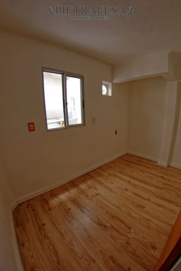 Casa ID.4741 - Casa en venta 2 dormitorios, 1 baño y patio con parrillero- Ciudad De Bahía Blanca- Parque Batlle