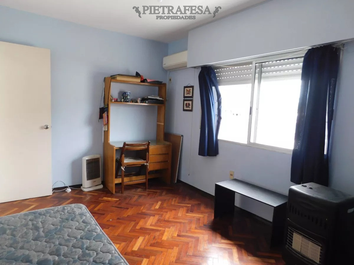 Casa ID.10913 - Casa en venta con renta, 2 dormitorios, 1 baño, gje-Buceo