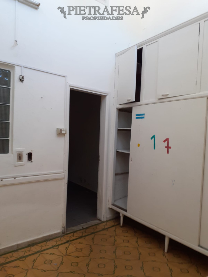Casa ID.1450 - Casa en venta con renta 3 dormitorios 1 baño cochera Corumbé Perez Castellanos 