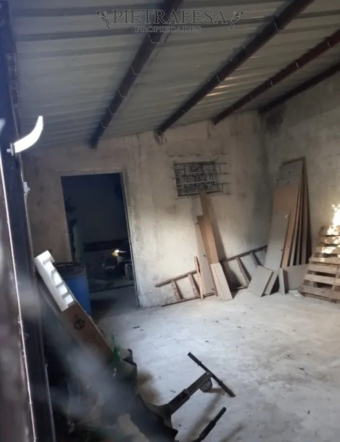 Casa ID.13871 - Casa a reciclar en venta 1 dormitorio ,1 Baño, Patio y Garaje - Unión