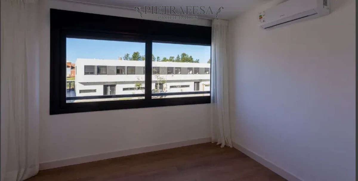 Casa ID.16424 - Casa en venta - 2 dormitorios - 1 baño - Cochera 