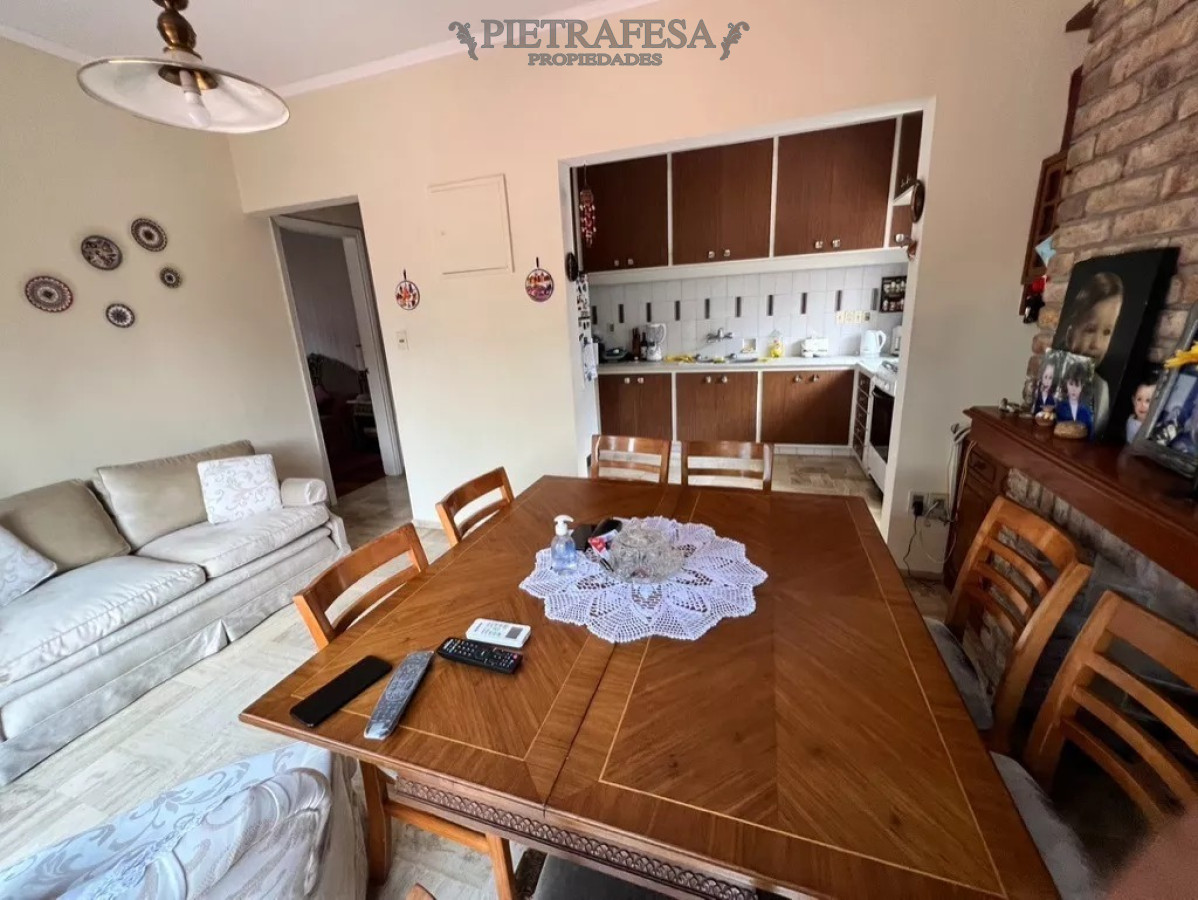 Casa ID.6504 - Casa en venta 3 dormitorios, 2 baños, fondo con parrillero y garaje-Lancasteriana - Carrasco Norte