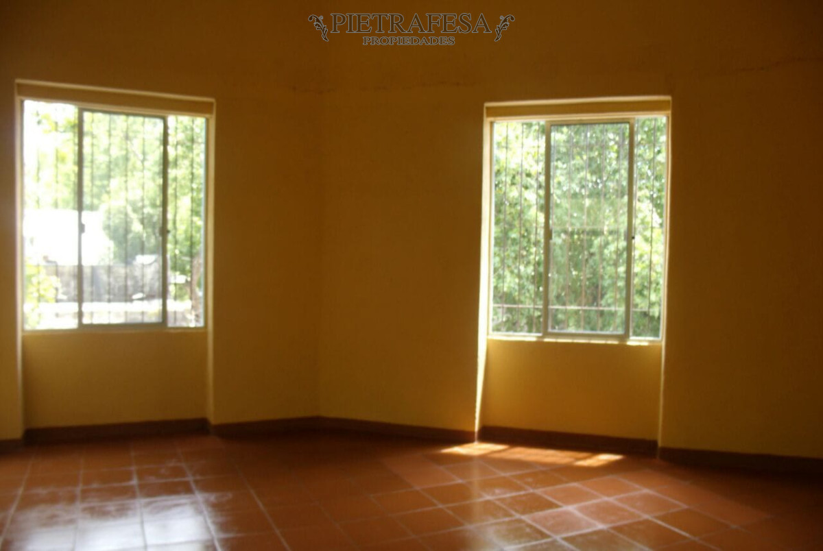 Casa ID.10797 - Casa en venta 8 dormitorios, 4 baños- Cordón