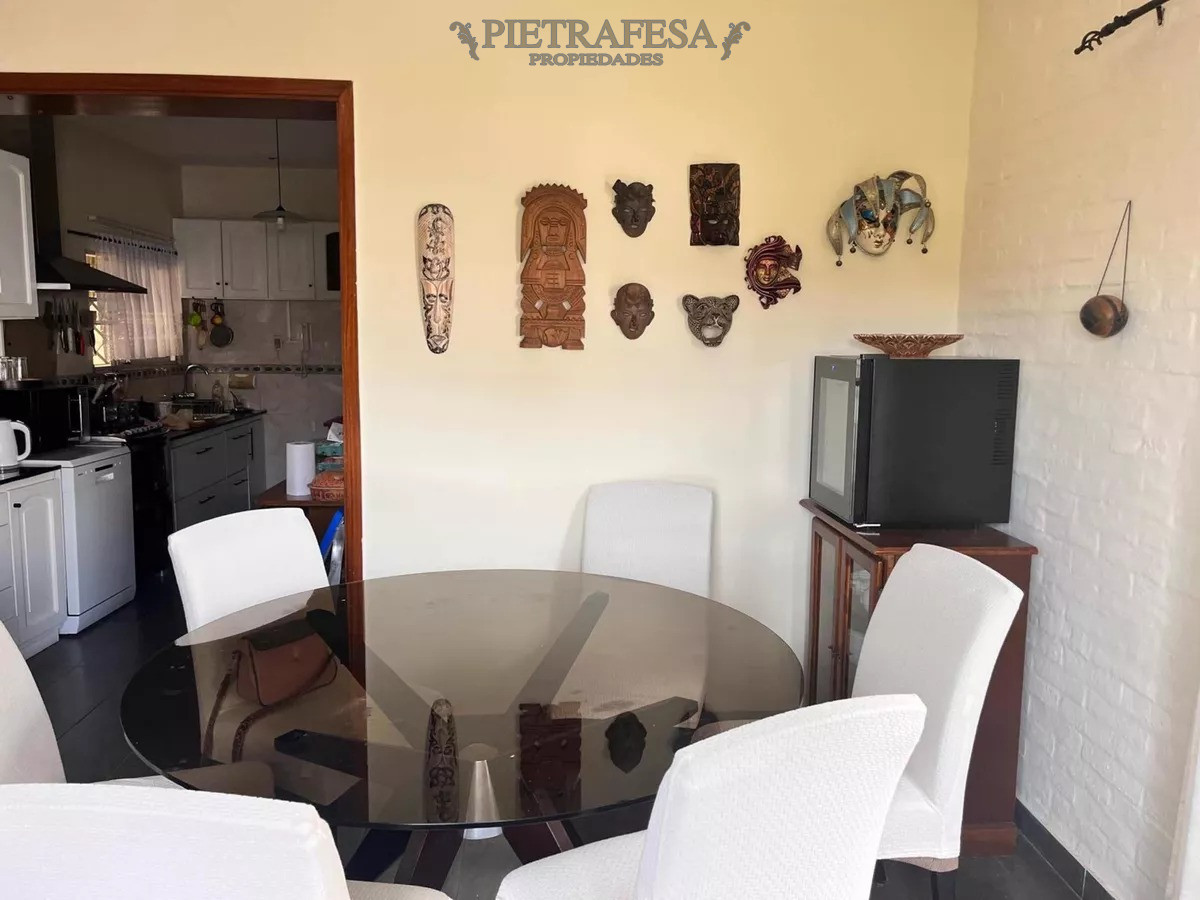 Casa ID.13058 - Casa en venta 3 dormitorios, 3 baños, gje- Punta Gorda