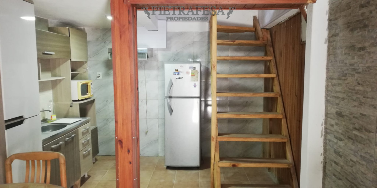 Casa ID.9296 - Casa en alquiler, 1 dorm, 1 baño, cochera. Aires Puros.