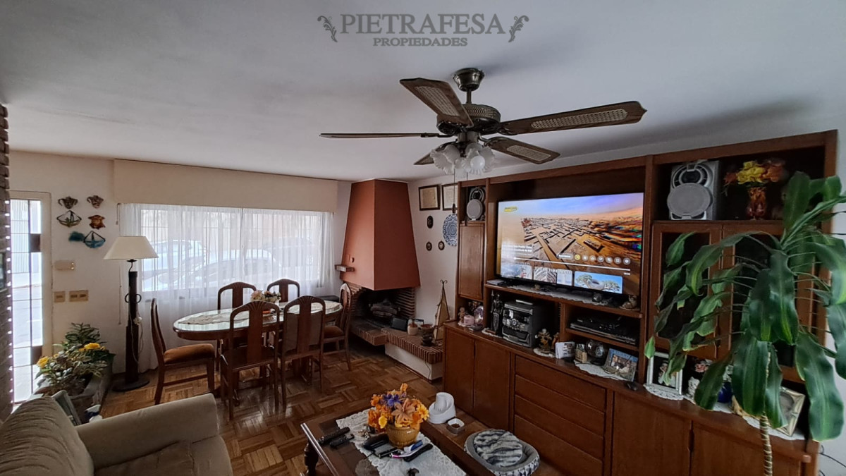 Casa ID.14035 - Casa En Cordón excelente ubicación! 3 Dorm Y Garage Padrón Único