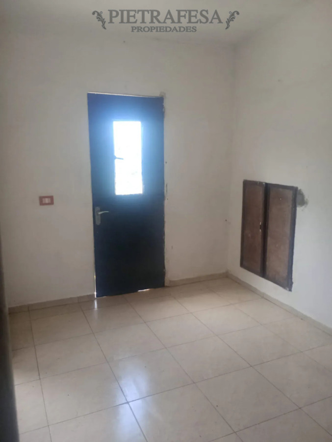 Casa ID.16348 - Casa en alquiler, 1 dormitorio, 1 baño, patio. Solymar.