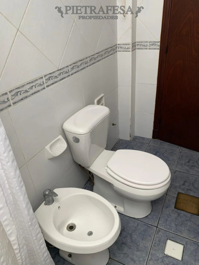 Casa ID.15788 - Casa en venta, 2 dormitorios, 2 baños, patio, garaje. Union.