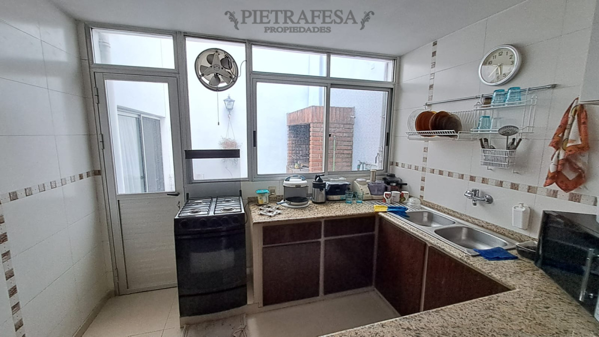 Casa ID.14035 - Casa En Cordón excelente ubicación! 3 Dorm Y Garage Padrón Único