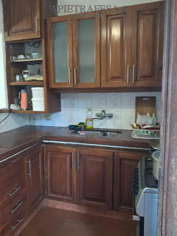 Casa ID.14198 - Casa , 4 dormitorios, 3 baños, patio, garaje, azotea. La Blanqueada.