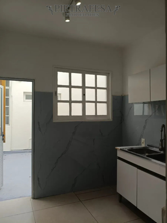 Casa ID.15521 - Casa en alquiler, 3 dormitorios, 2 baños, patio con parrillero. Parque Rodó.