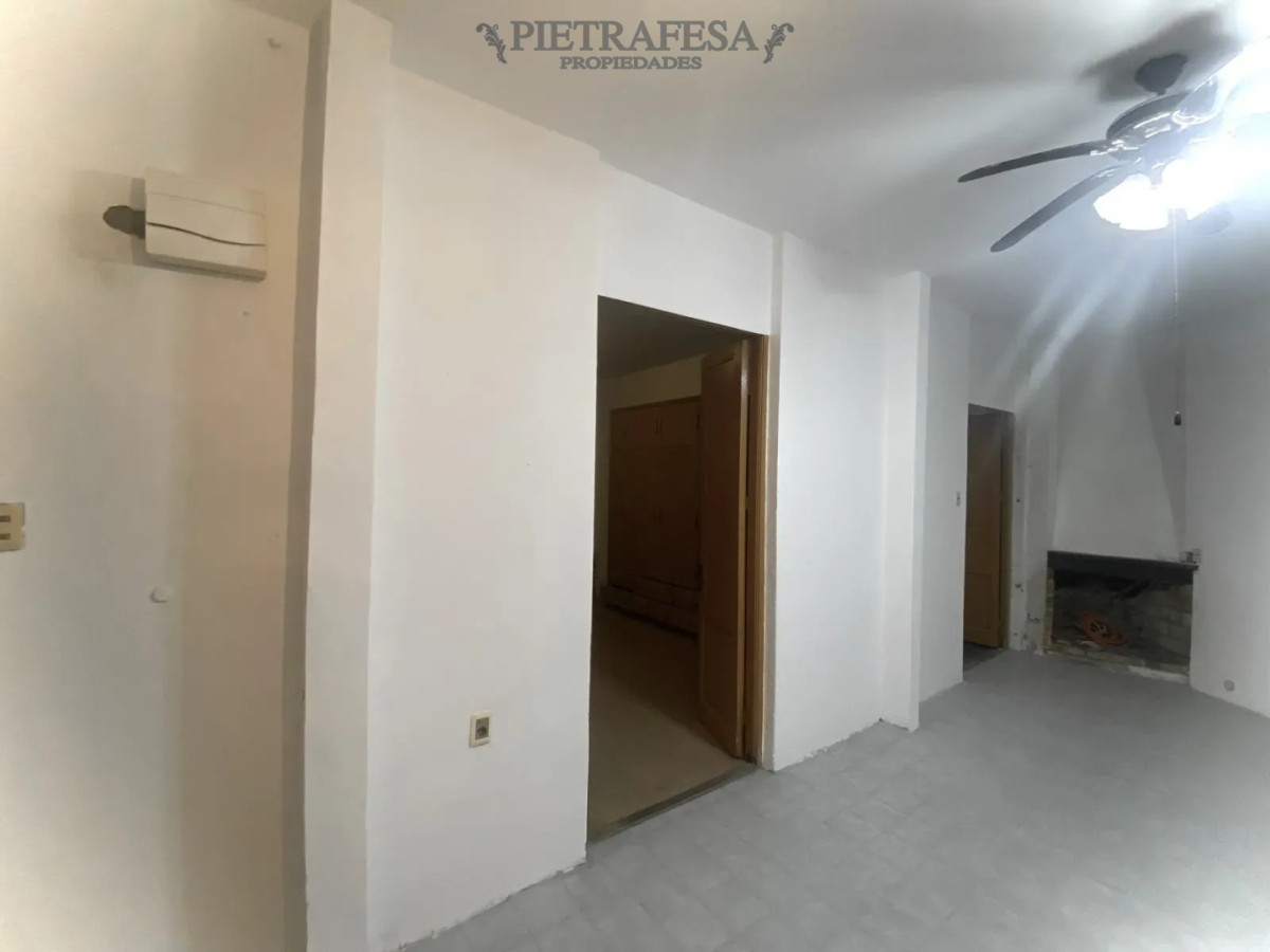 Casa ID.15289 - Casa en alquiler, 2 dormitorios, 1 baño, azotea. Jacinto Vera.