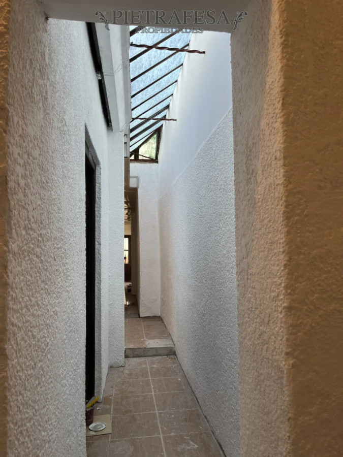 Casa ID.16326 - Casa en alquiler, 3 dormitorios, 1 baño, patio. Union.
