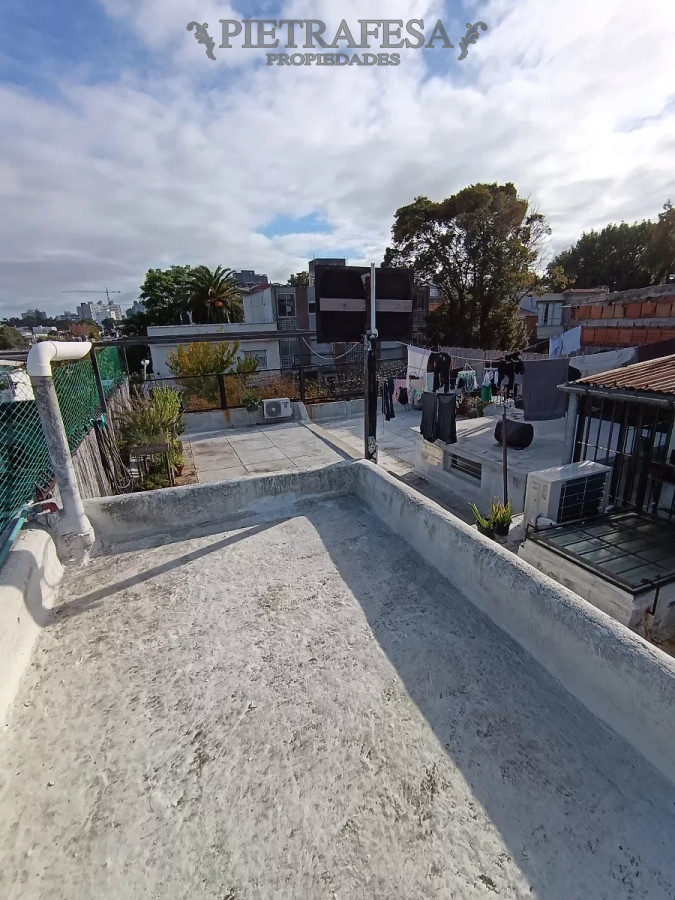 Casa ID.9814 - Casa en venta 6 dormitorios,2 baños, gje, azotea-La Blanqueada