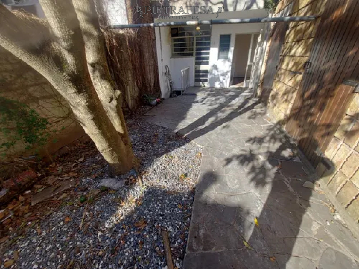 Casa ID.14336 - Casa en venta, 4 dormitorios, 3 baños, patio con parrillero, garaje doble. Puertito del Buceo.