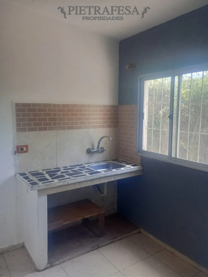 Casa ID.16348 - Casa en alquiler, 1 dormitorio, 1 baño, patio. Solymar.