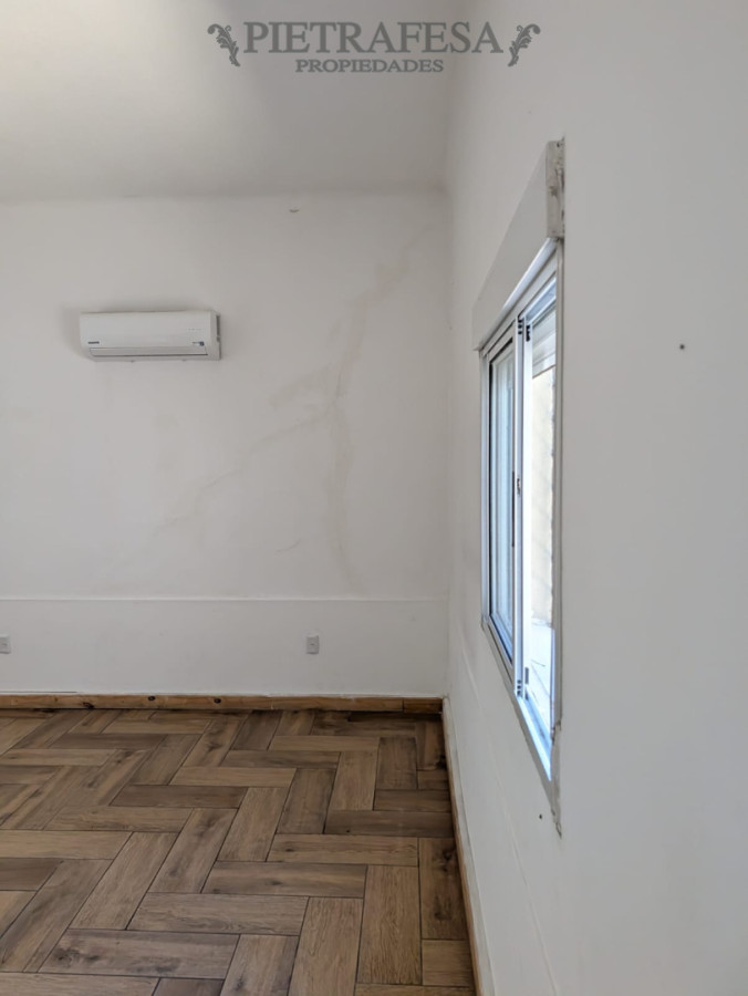 Casa ID.15156 - Gran casa en alquiler, 4 dormitorios, 2 baños, patio con parrillero, cochera. La Blanqueada.