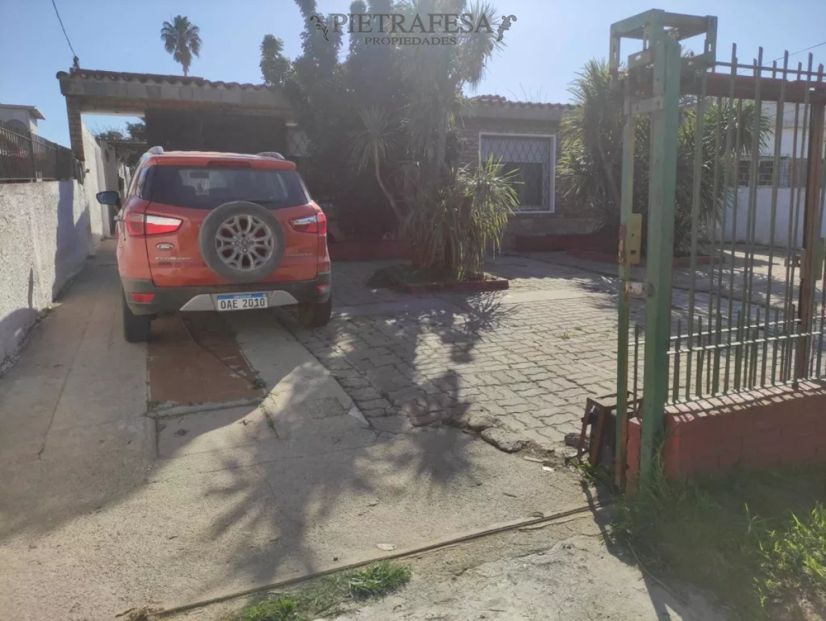 Casa ID.10986 - Casa en venta, 3 dorm, 3 baños, fondo, barbacoa, cochera