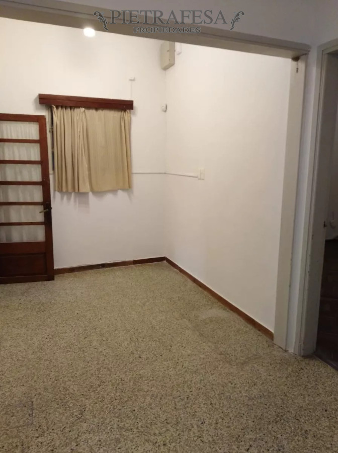 Casa ID.11069 - Casa en venta con renta 3 dormitorios, 2 baños,gje-Colón