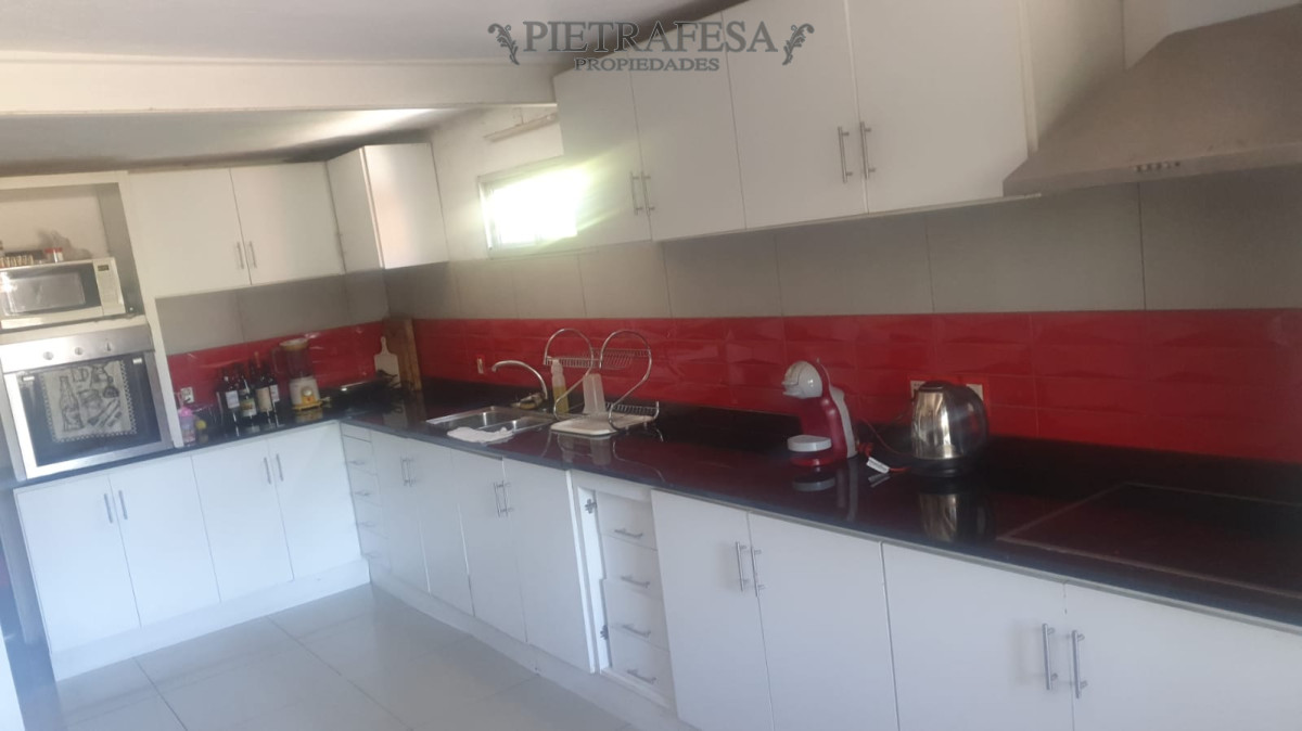 Casa ID.9618 - Casa en venta con renta 2 dormitorios, 3 baño, piscina-Carrasco Norte