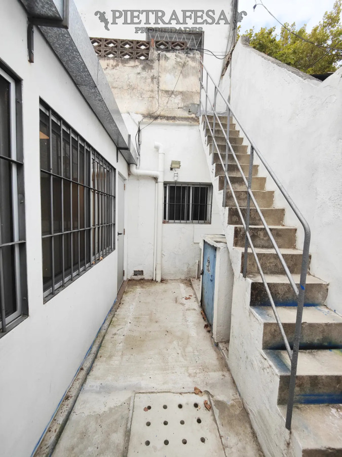 Casa ID.13588 - Casas en alquiler, 5dormitorios, 3 baños, patio, azotea. Paso Molino.