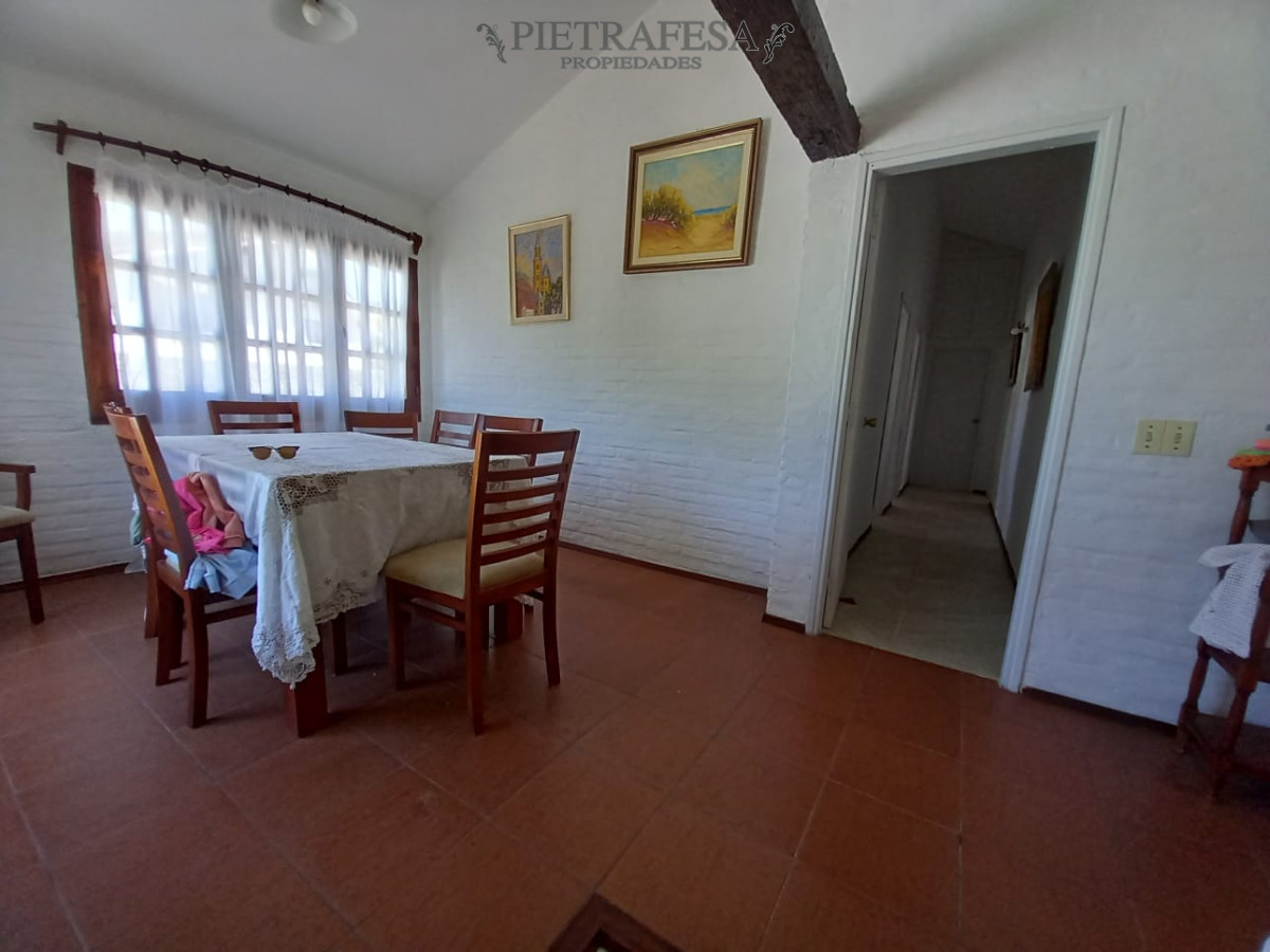 Casa ID.7345 - Casa en venta 4 dormitorios, 3 baños, fondo barbacoa y garaje-Parada 23 -Punta del Este 