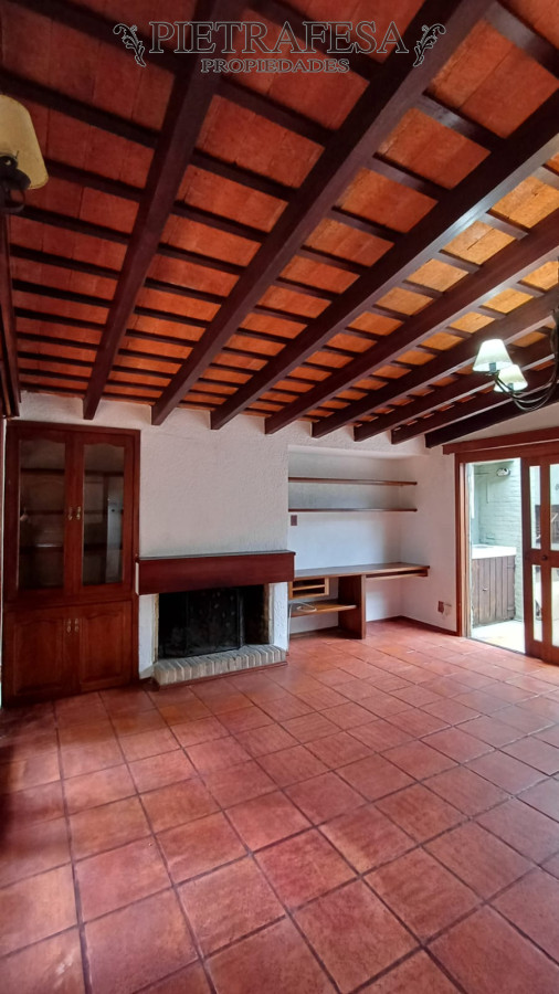 Casa ID.14646 - Casa en venta Con Renta, 3 dormitorios, 1 baño, patio con parrillero. Malvin. 
