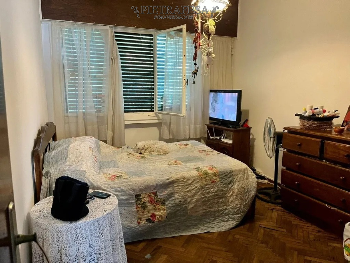 Casa ID.3461 - Casa en venta 5 dormitorios, 2 baños, barbacoa, jardín y garaje- Emancipación -Prado