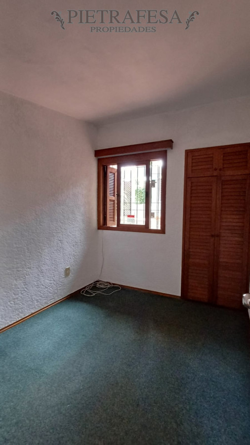 Casa ID.14646 - Casa en venta Con Renta, 3 dormitorios, 1 baño, patio con parrillero. Malvin. 