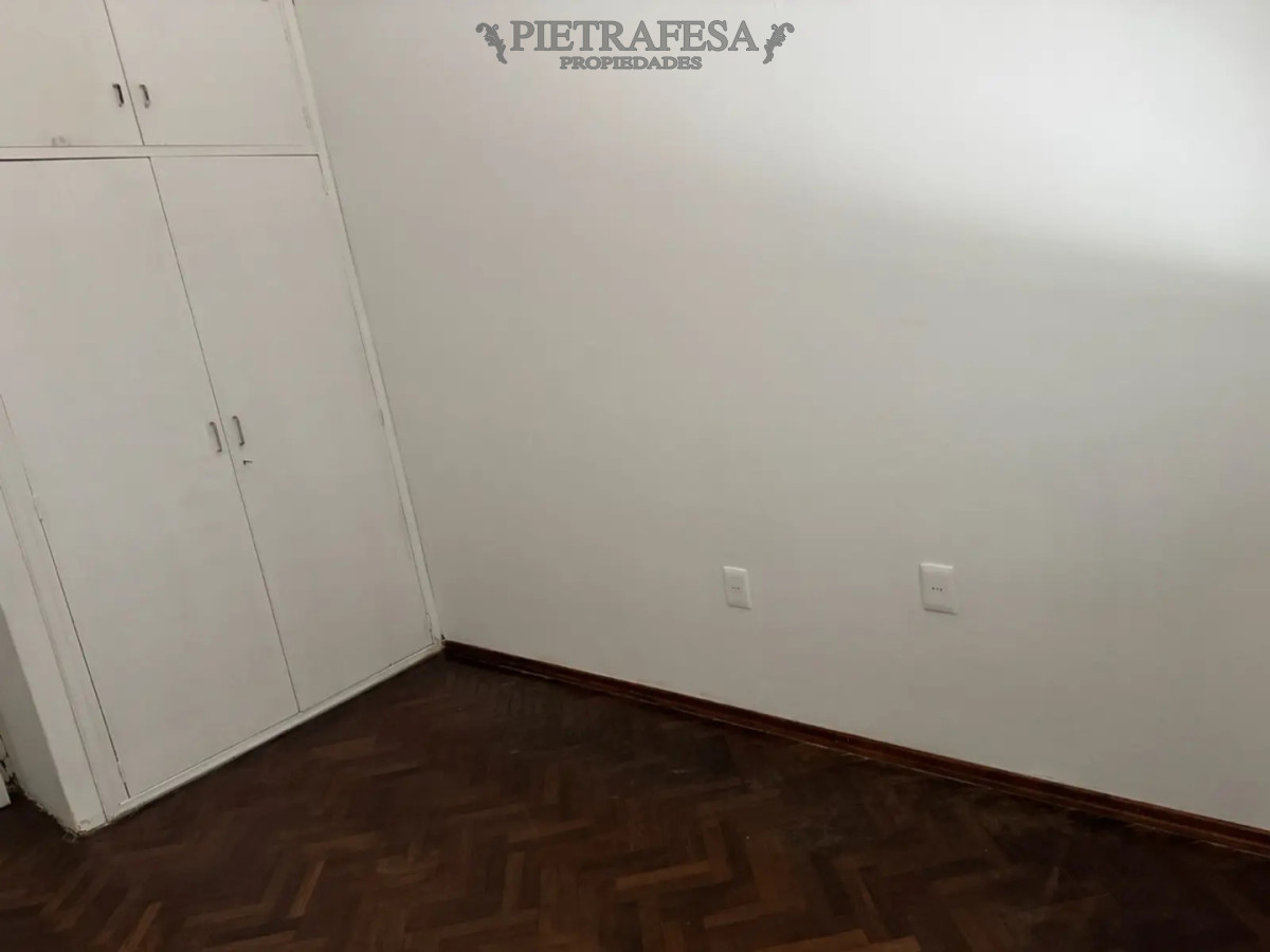 Casa ID.15837 - Casa en alquiler, 4 dormitorios, 3 baños, patio, garaje. Carrasco.