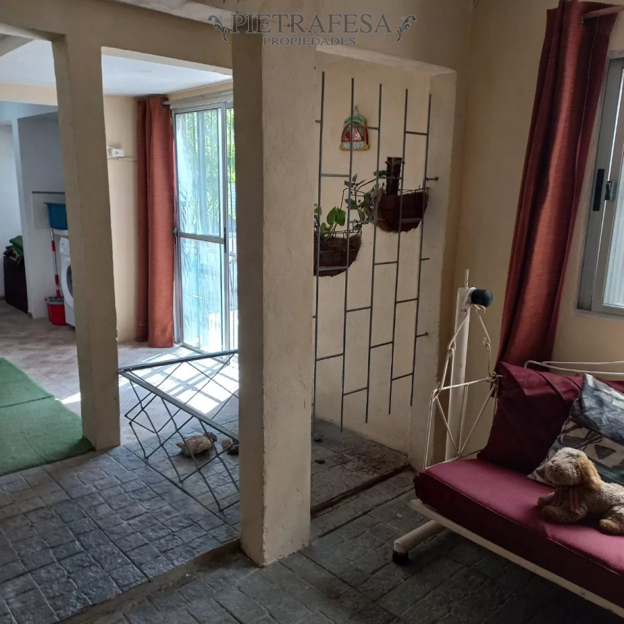 Casa ID.12250 - Casa en venta 2 dormitorios, 2 baños, patio-Colón 