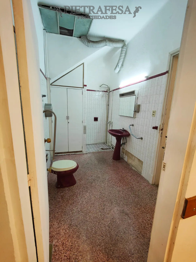 Casa ID.13588 - Casas en alquiler, 5dormitorios, 3 baños, patio, azotea. Paso Molino.