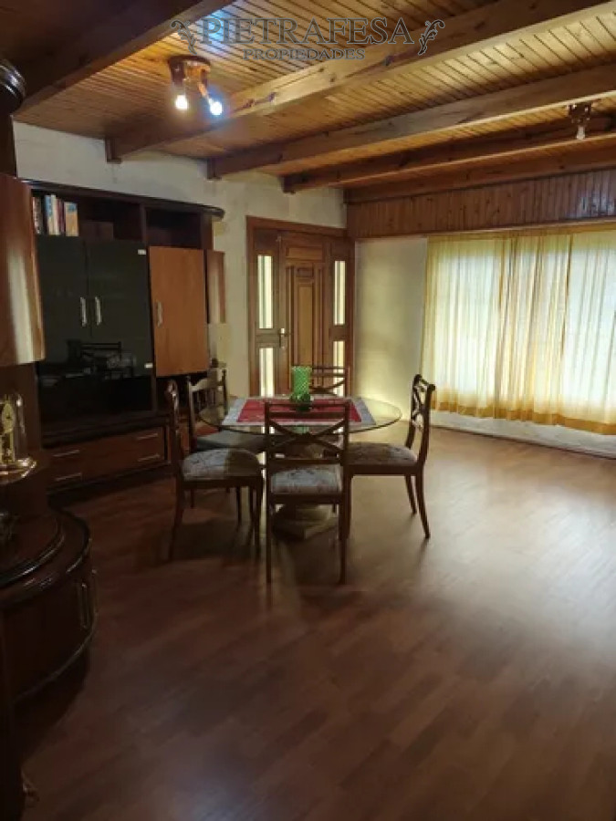 Casa ID.14430 - Casa en venta, 3 dormitorios, 2 baños, patio, barbacoa, cochera. Malvin Norte.