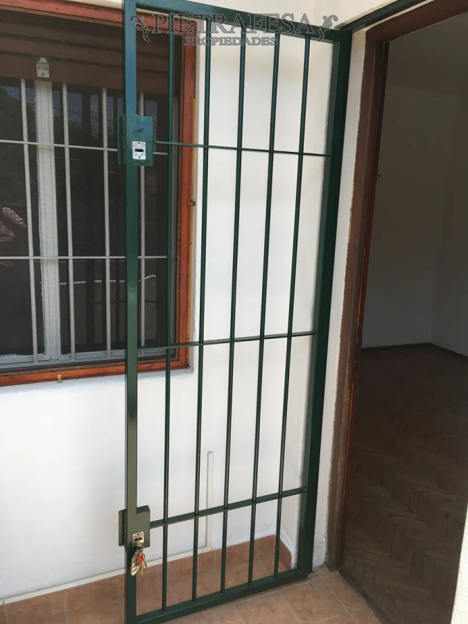 Casa ID.13893 - Casa de altos en venta, 2 dormitorios, 1 baño-Malvin 