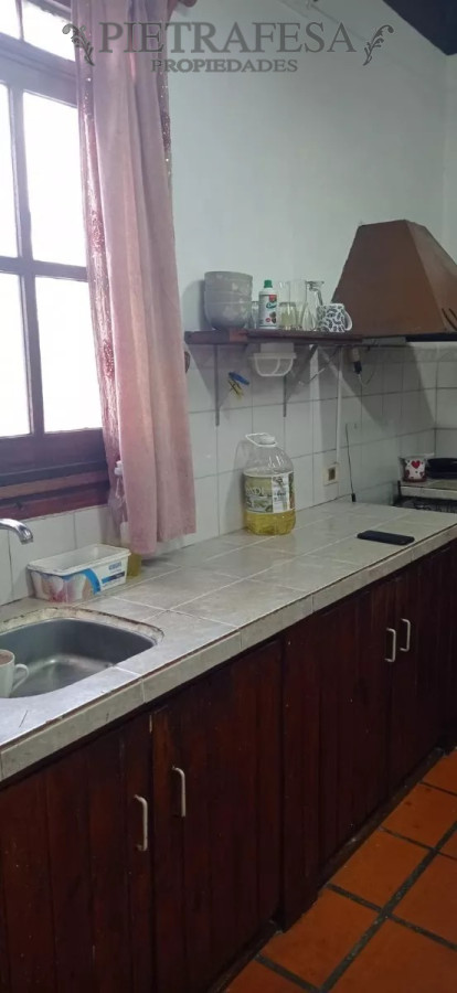 Casa ID.5826 - Casa en venta con renta 2 dormitorios, 2 baños y azotea con parrillero-Juan Arteaga- Cerrito