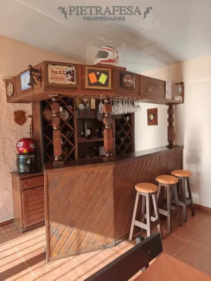 Casa ID.14430 - Casa en venta, 3 dormitorios, 2 baños, patio, barbacoa, cochera. Malvin Norte.