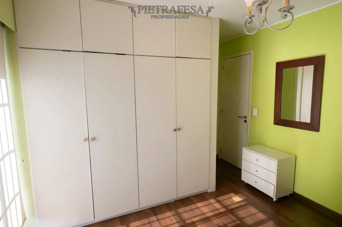 Casa ID.13859 - Gran casa en venta 4 dorm, 3 baños, fondo, garaje- Carrasco Norte 