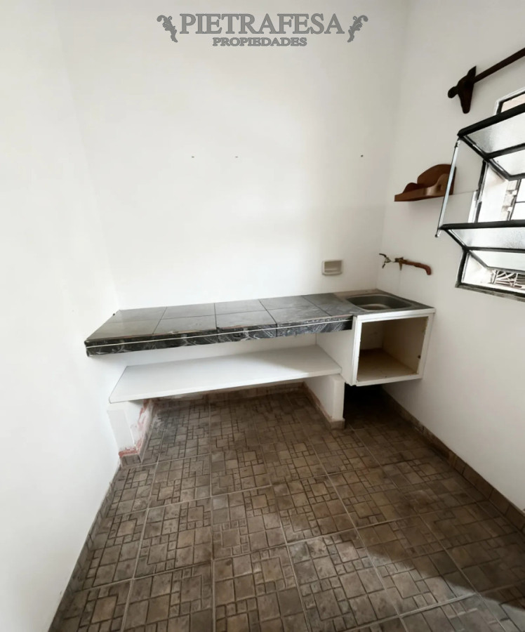 Casa ID.15365 - Casa en alquiler, 1 dormitorio, 1 baño, patio con parrillero. El Pinar.