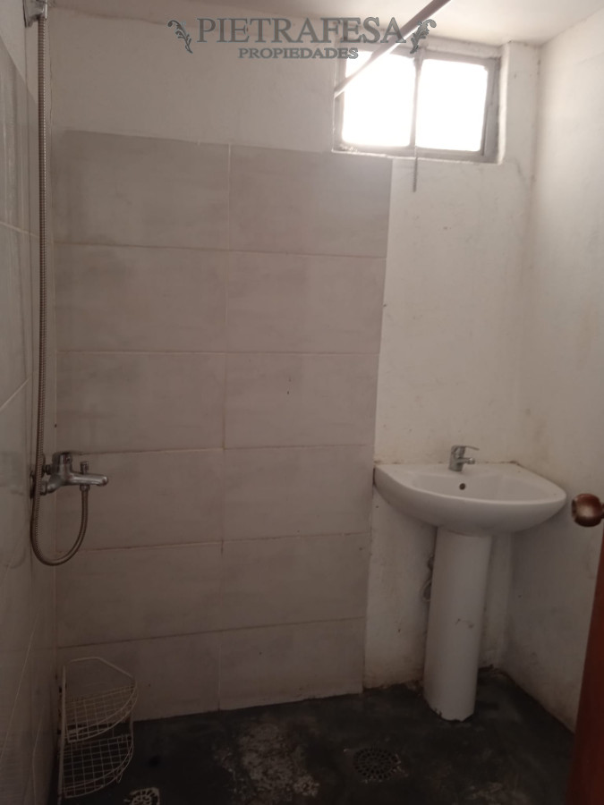Casa ID.2519 - Casa y apartamento en venta 2 dormitorios 1 baño, fondo y cochera-Magenta-Buceo