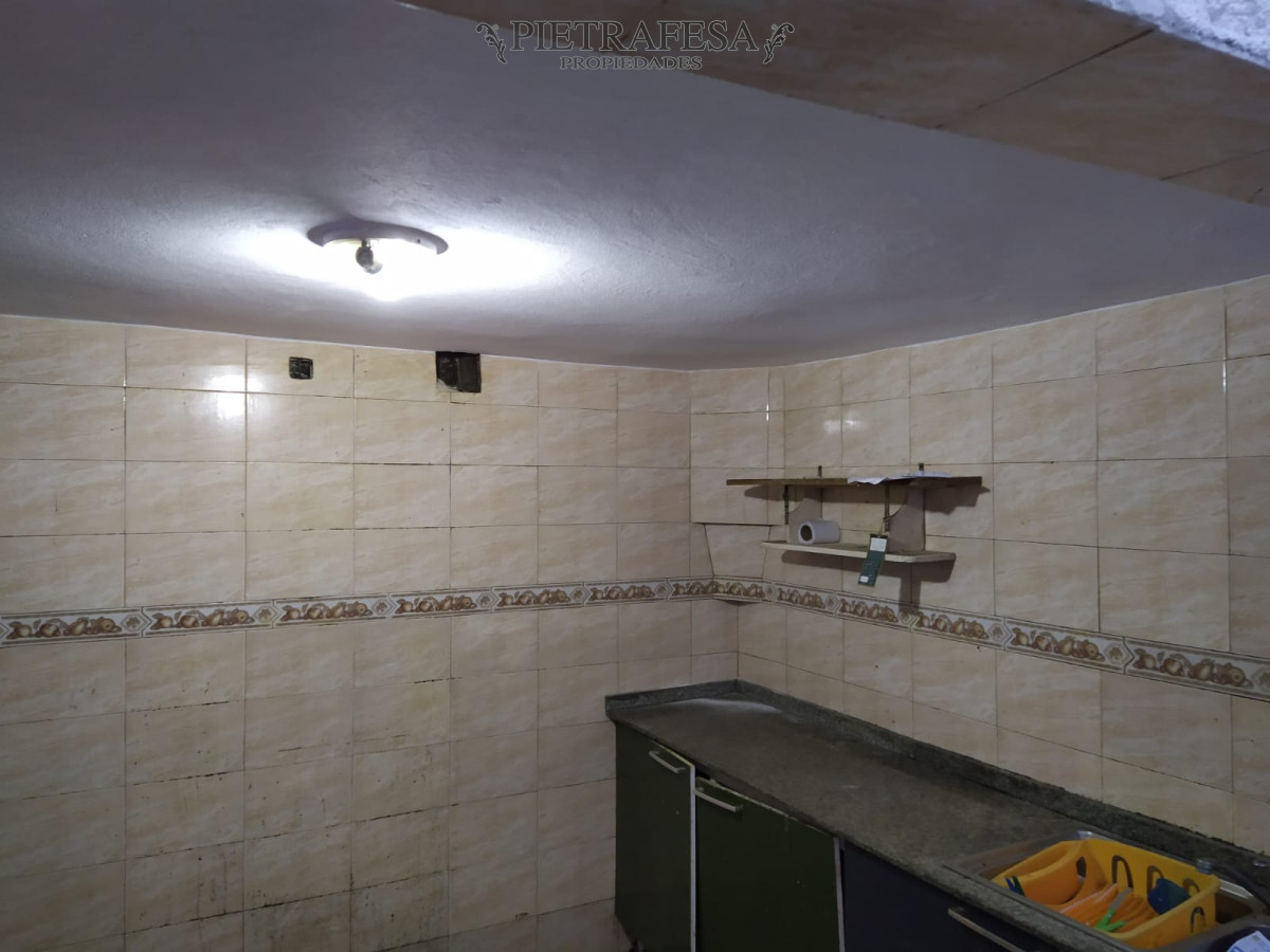 Casa ID.906 - Casa con renta en venta  4 dormitorios 1 baño Guaviyu La Figurita  