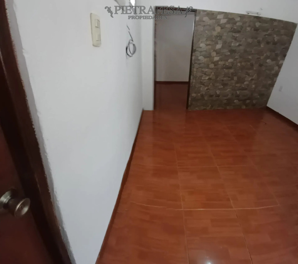 Casa ID.16155 - Casa en alquiler, 1 dormitorio, 1 baño, patio, cochera. Lagomar.
