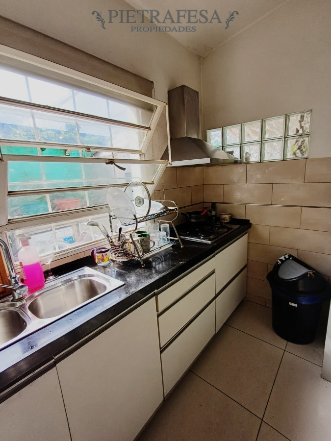 Casa ID.8814 -  Casa en venta, 4 dormitorios, 3 baños, fondo con parrillero, garaje, Av Gral Rivera, Malvin